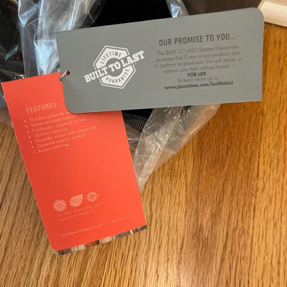 NCAA Northeastern Huskies Tahoe Extra Large Insulated Cooler Tote - Picture 9 of 11